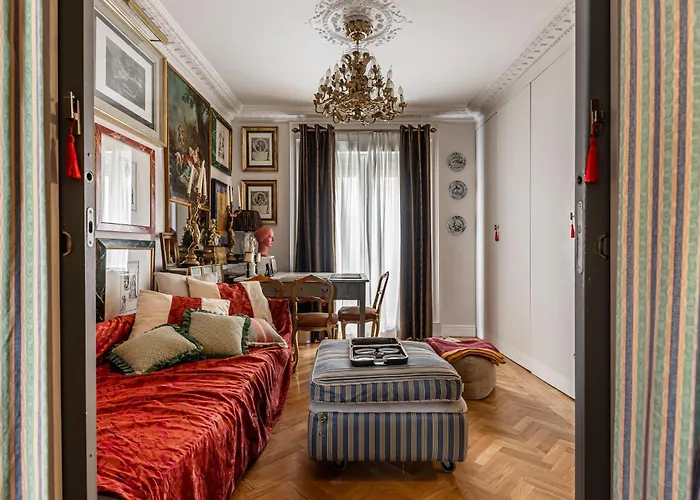 J The Rose Habitación